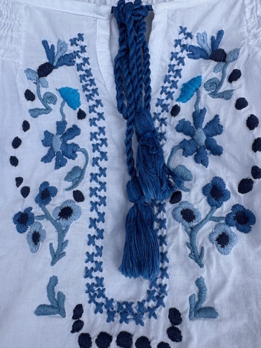 White Cotton Peasant Blouse with Embroidery, excellent condition women’s size S - Picture 3 of 7